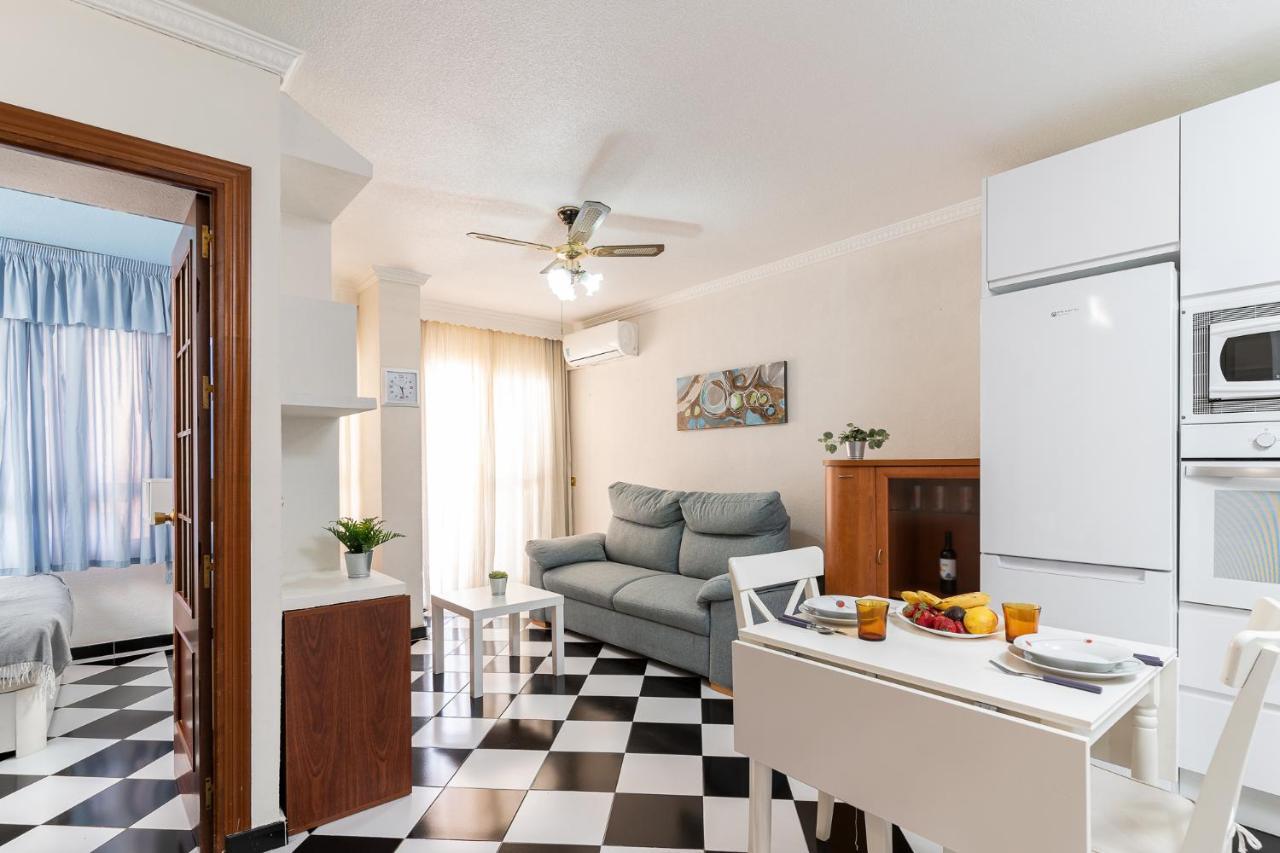 Appartamento Blonzu Guinea Benalmádena Esterno foto
